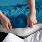 Medvilnės paklodė su guma „Blue Sapphire“